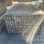 Ca. 60x Azobe Palen Fijnbezaagd Gepunt, 60x60mm, lengte 275cm